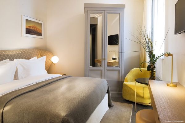 Hotel le Marianne (Paris)